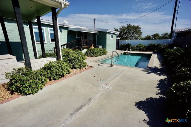 3043 W Harrison Avenue, Port O'connor, TX 77982