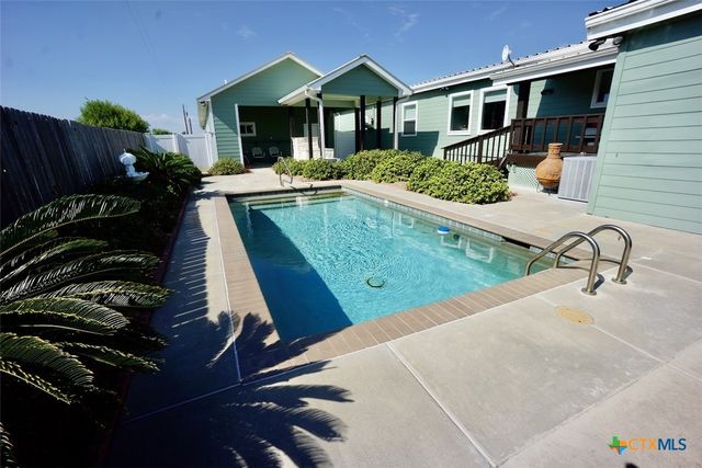 3043 W Harrison Avenue, Port O'connor, TX 77982