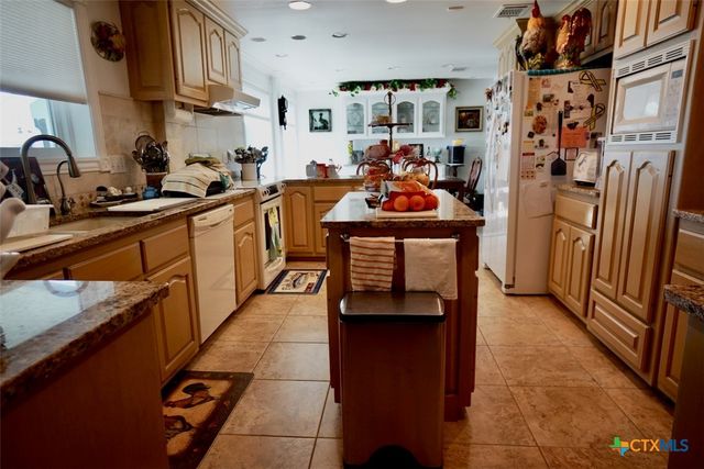 3043 W Harrison Avenue, Port O'connor, TX 77982