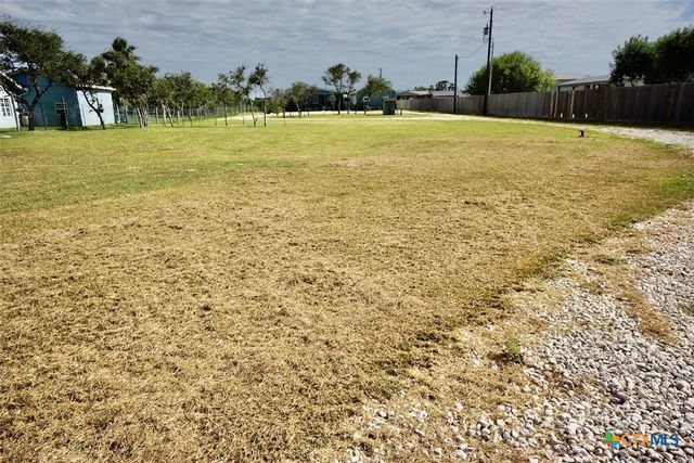 3043 W Harrison Avenue, Port O'connor, TX 77982