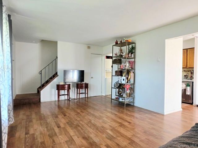 2E Ethan Allen Court, Ridge, NY 11961
