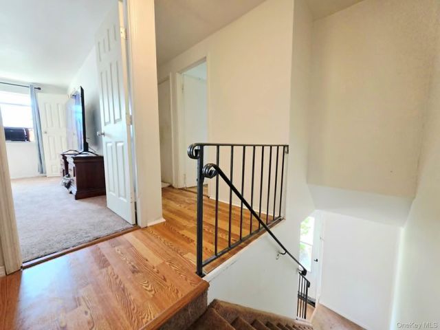 2E Ethan Allen Court, Ridge, NY 11961