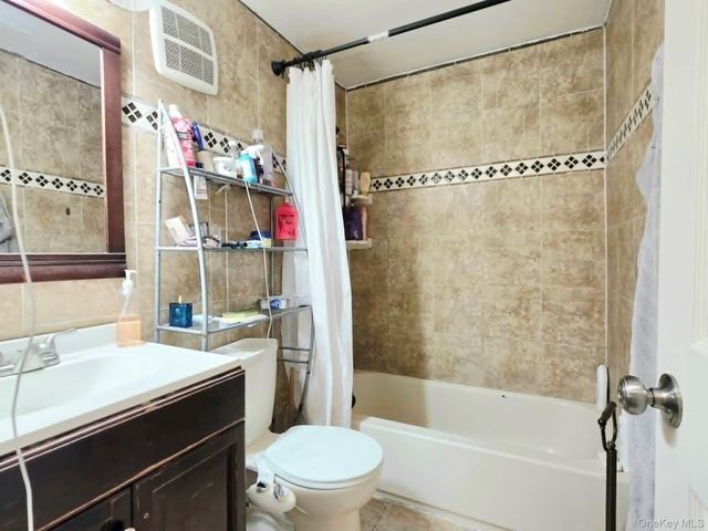 2E Ethan Allen Court, Ridge, NY 11961