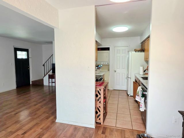 2E Ethan Allen Court, Ridge, NY 11961