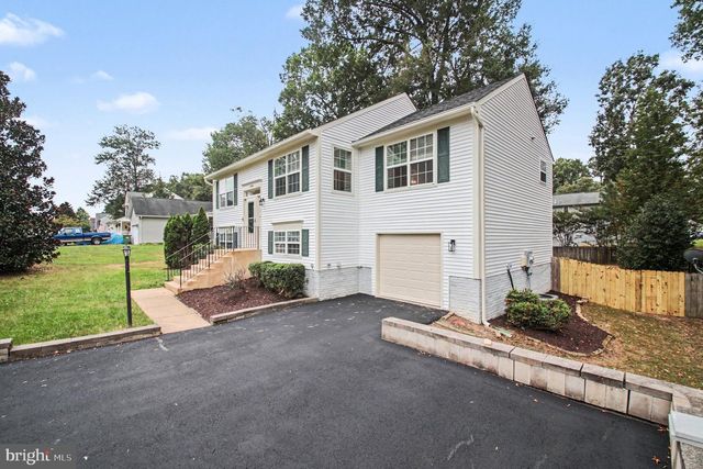 10126 SHARON SPRINGS DR, Fredericksburg, VA 22408