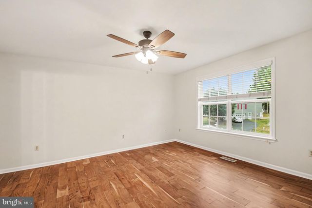 10126 SHARON SPRINGS DR, Fredericksburg, VA 22408