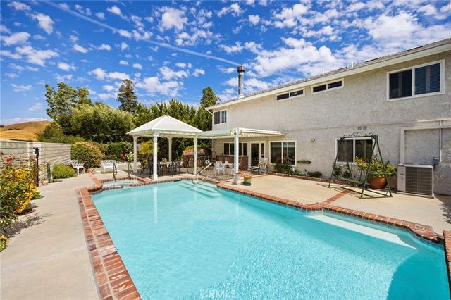 26009 Redbluff Drive, Calabasas, CA 91302