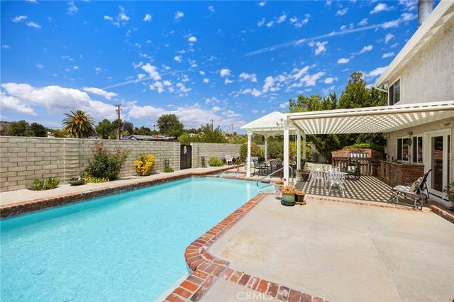26009 Redbluff Drive, Calabasas, CA 91302