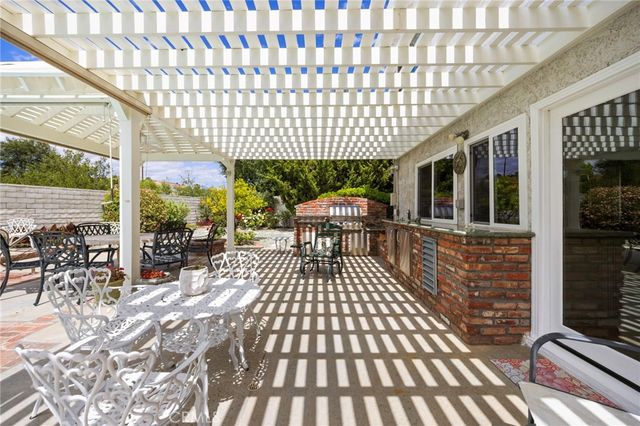 26009 Redbluff Drive, Calabasas, CA 91302