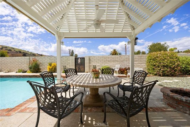26009 Redbluff Drive, Calabasas, CA 91302
