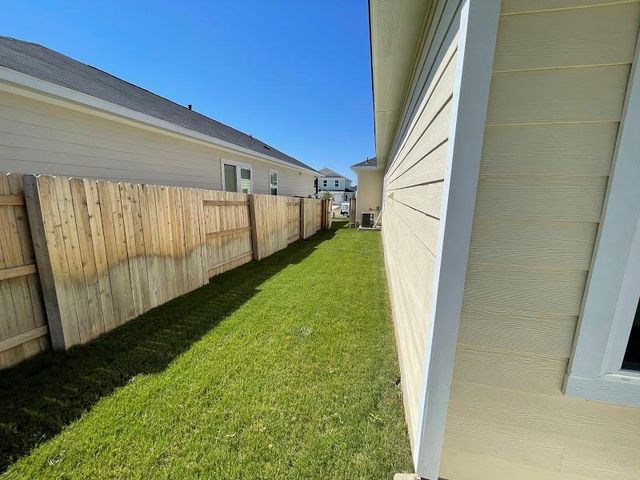 256 Crystal Brook DR, Liberty Hill, TX 78642