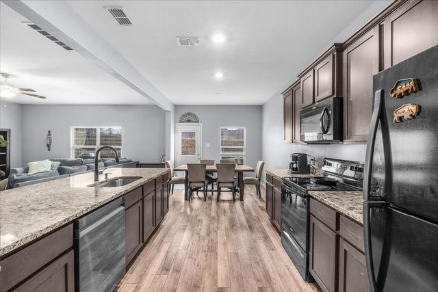 112 Yearling Court, Newark, TX 76071