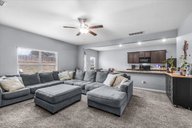 112 Yearling Court, Newark, TX 76071