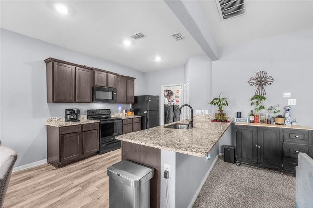 112 Yearling Court, Newark, TX 76071