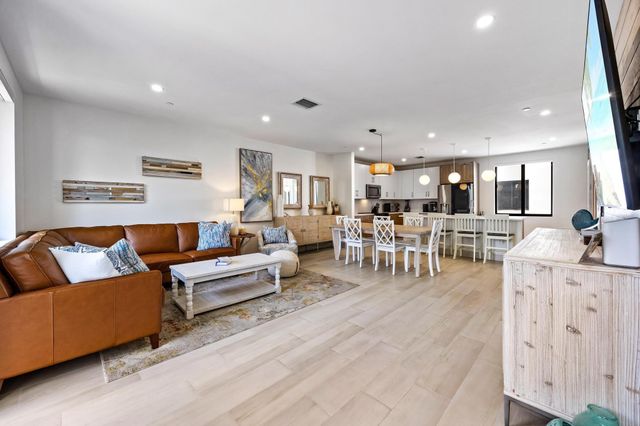 428 SE 12th Court 428, Fort Lauderdale, FL 33316