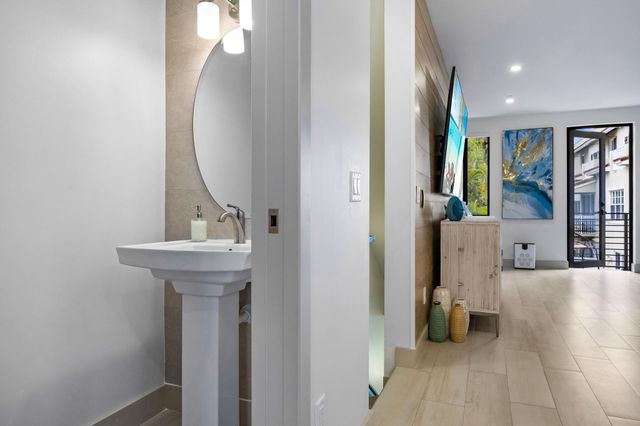 428 SE 12th Court 428, Fort Lauderdale, FL 33316