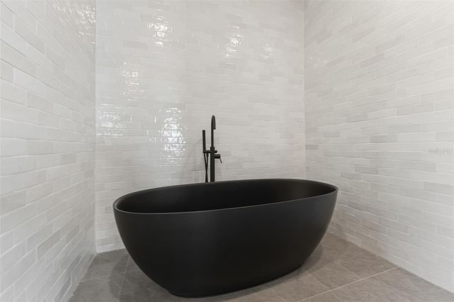 2502 N HIGHLAND AVENUE 2, Tampa, FL 33602