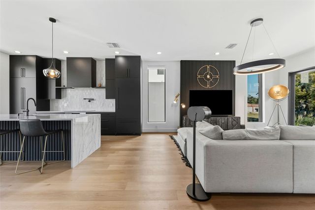 2502 N HIGHLAND AVENUE 2, Tampa, FL 33602