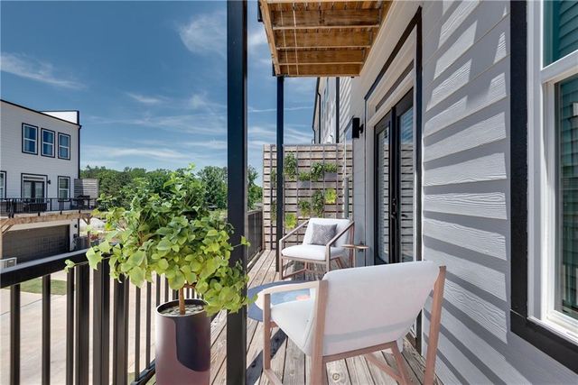1072 Brookglynn Trace, Decatur, GA 30032