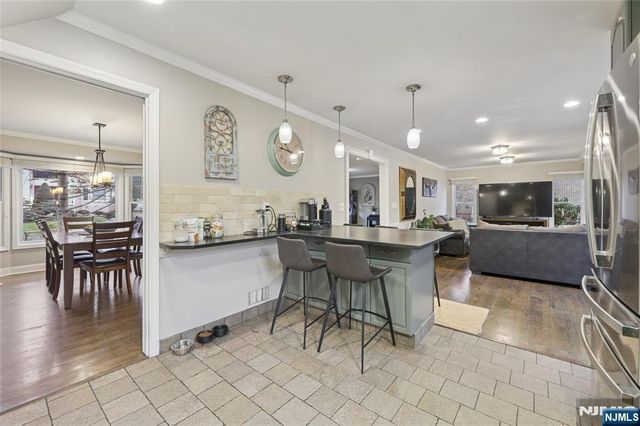 22 Maplewood Road, Closter, NJ 07624