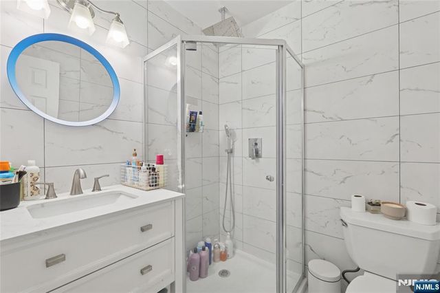 22 Maplewood Road, Closter, NJ 07624