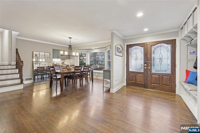 22 Maplewood Road, Closter, NJ 07624