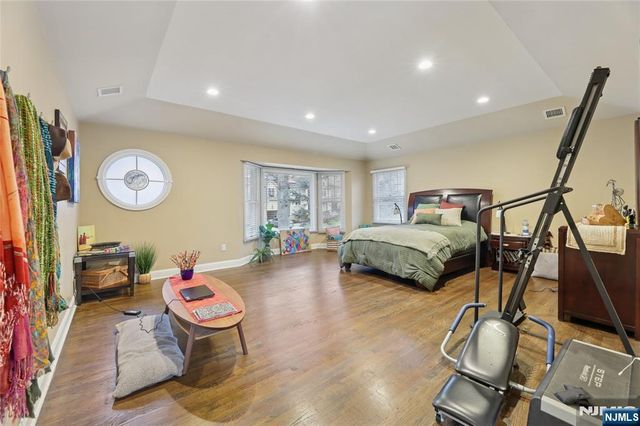 22 Maplewood Road, Closter, NJ 07624