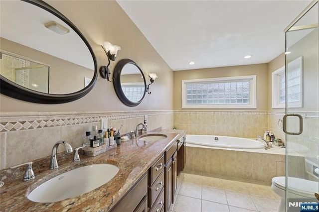 22 Maplewood Road, Closter, NJ 07624