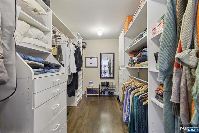 22 Maplewood Road, Closter, NJ 07624