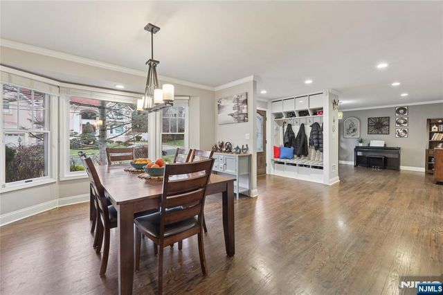 22 Maplewood Road, Closter, NJ 07624