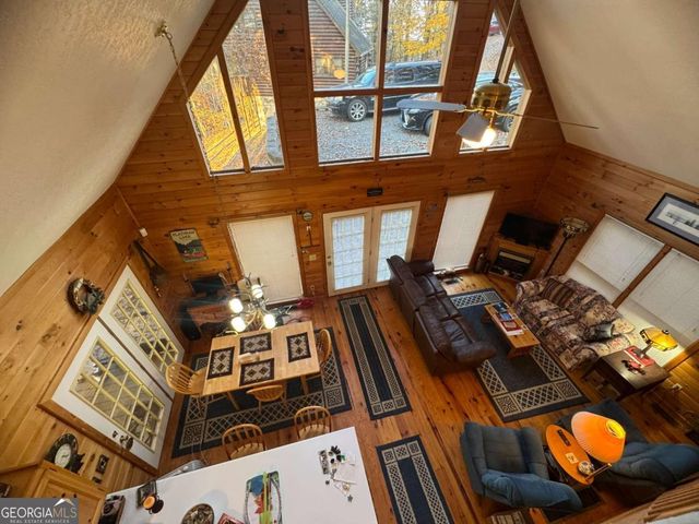 664 Fox Run Drive, Blue Ridge, GA 30513