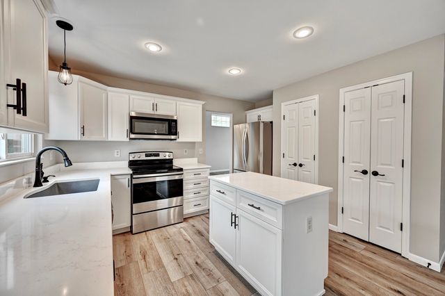 1461 Whispering Pines Drive, Hebron, KY 41048