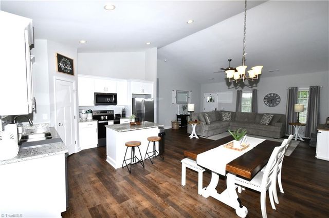 5785 Marty Lane, Clemmons, NC 27012