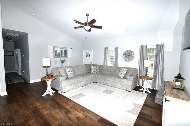 5785 Marty Lane, Clemmons, NC 27012