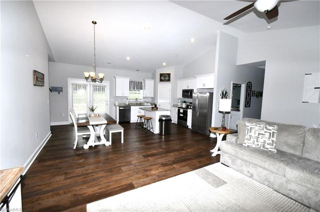 5785 Marty Lane, Clemmons, NC 27012