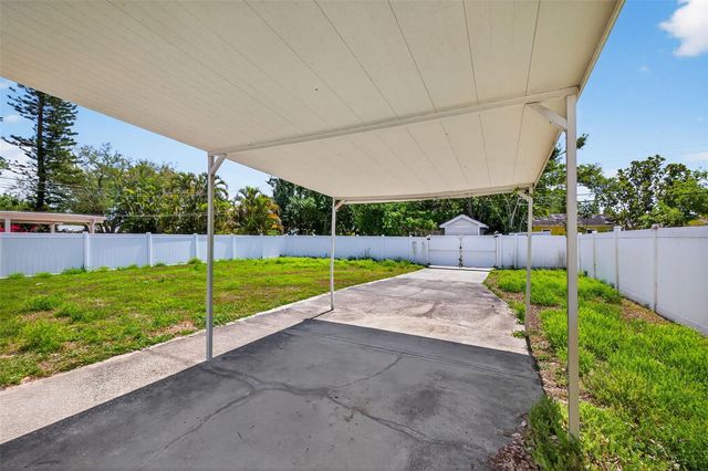 734 40TH AVENUE NE, St Petersburg, FL 33703