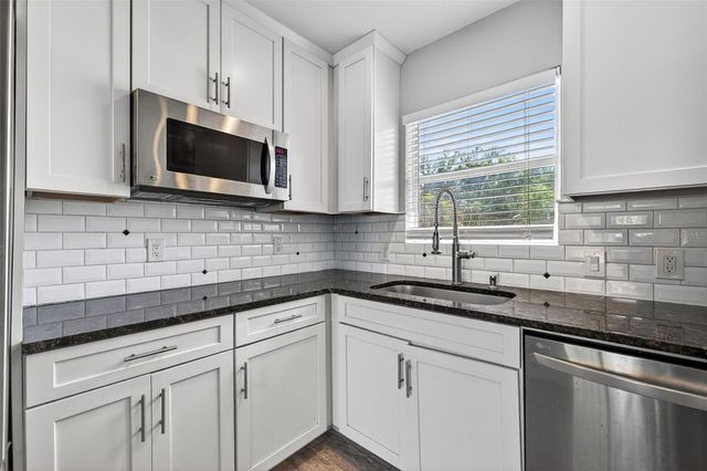 734 40TH AVENUE NE, St Petersburg, FL 33703