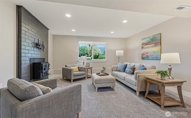 24014 57th Avenue SE, Woodinville, WA 98072