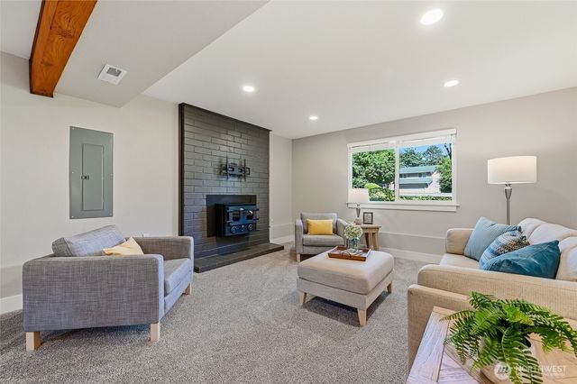 24014 57th Avenue SE, Woodinville, WA 98072