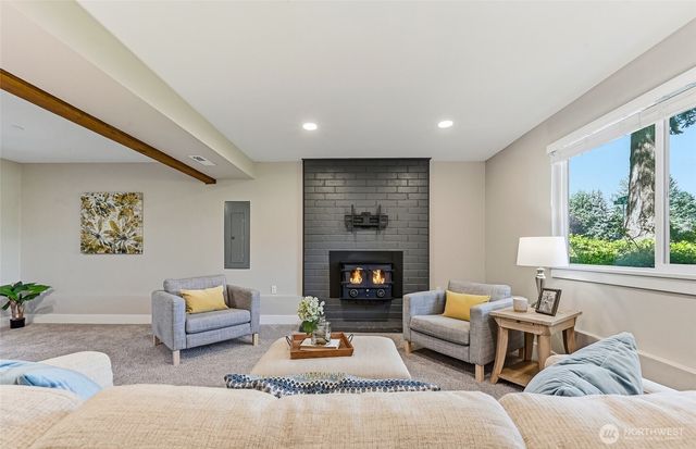 24014 57th Avenue SE, Woodinville, WA 98072