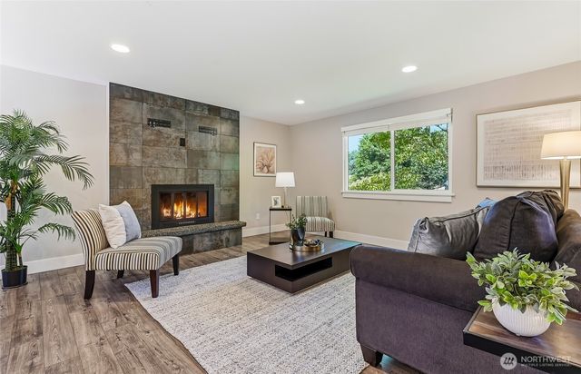 24014 57th Avenue SE, Woodinville, WA 98072