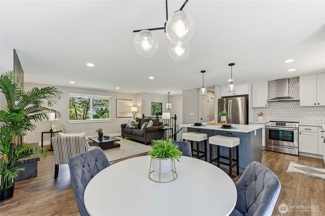 24014 57th Avenue SE, Woodinville, WA 98072