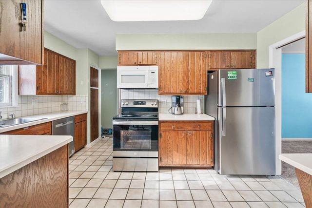 3521 Meadowcroft Avenue, Kalamazoo Twp, MI 49004