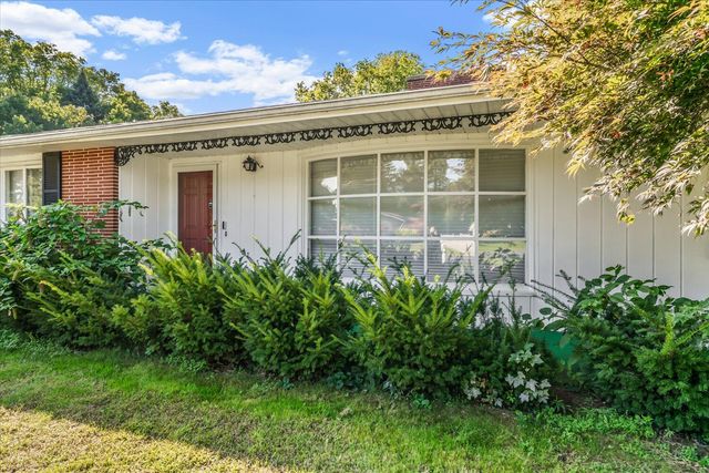 3521 Meadowcroft Avenue, Kalamazoo Twp, MI 49004