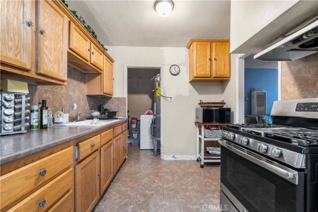 10004 San Fernando Rd, Pacoima, CA 91331