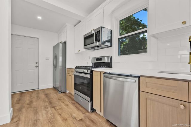 42 Satterie Avenue, Valley Stream, NY 11580
