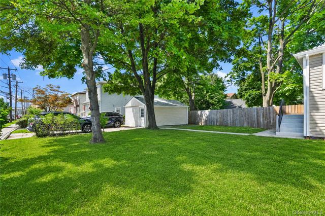 42 Satterie Avenue, Valley Stream, NY 11580