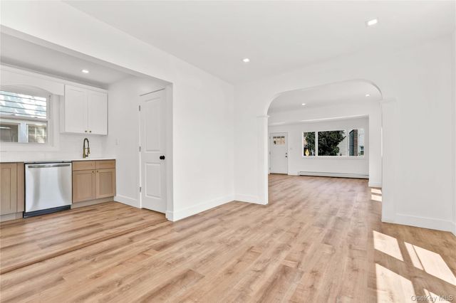 42 Satterie Avenue, Valley Stream, NY 11580