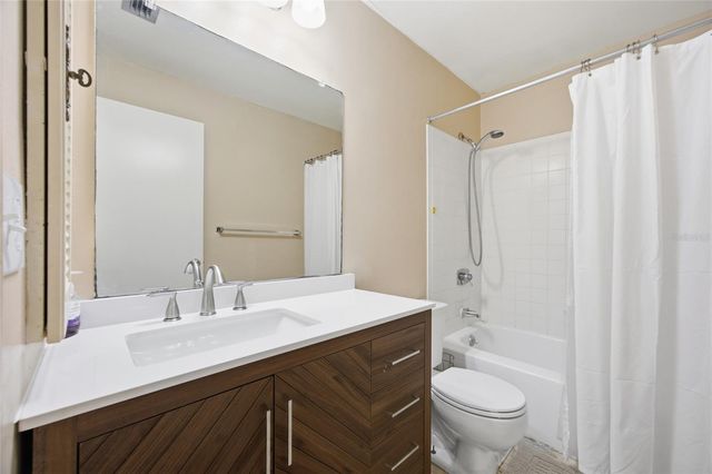 3244 38TH WAY S B, St Petersburg, FL 33711