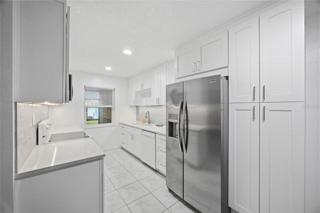 3244 38TH WAY S B, St Petersburg, FL 33711